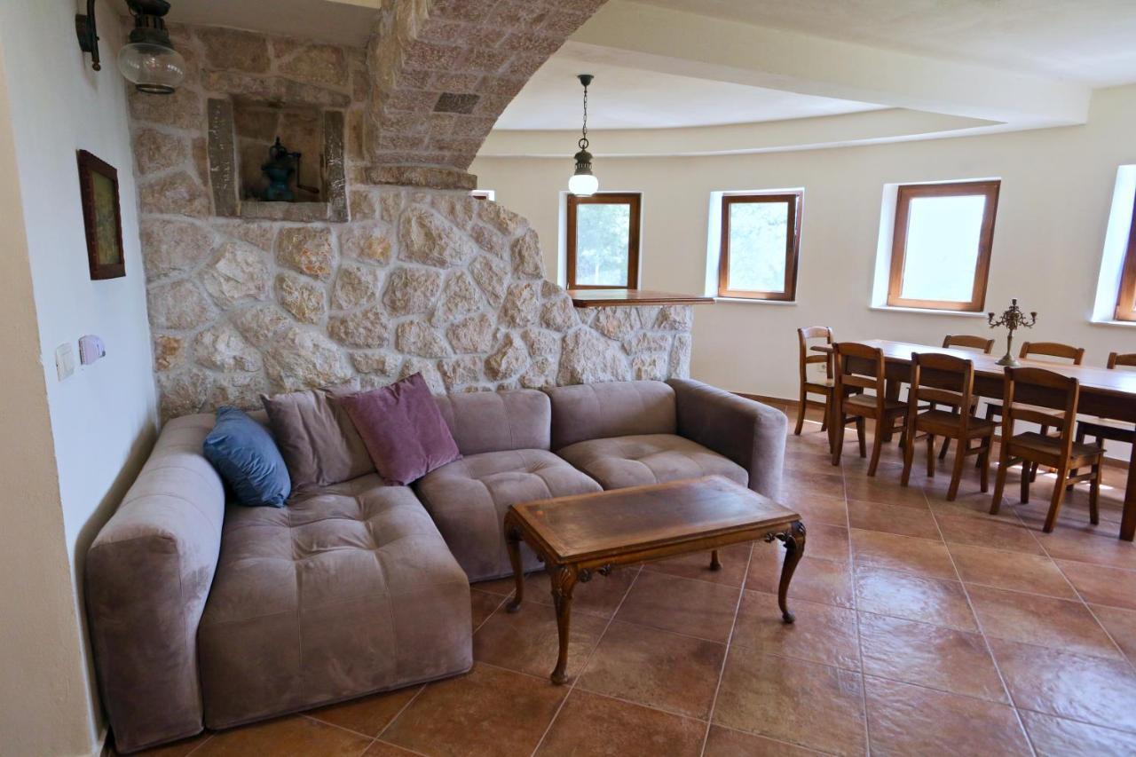 Mountains Villa Near Budva Buitenkant foto